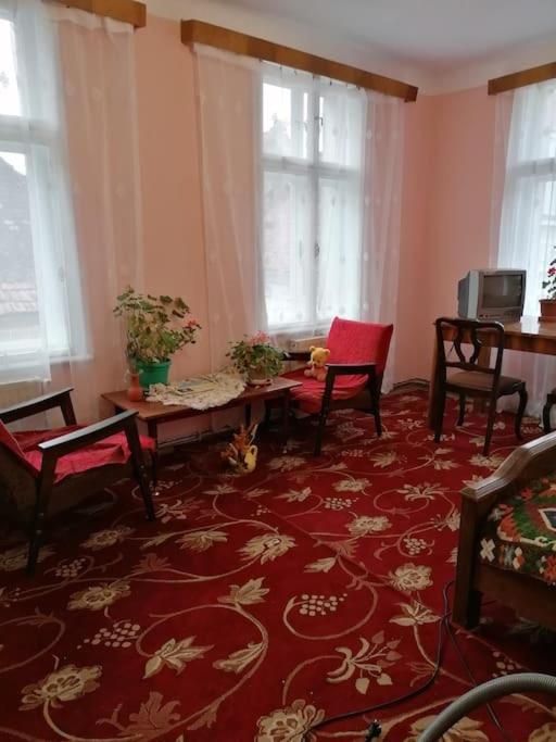 La 2 Pasi De Biserica Neagra Braşov Dış mekan fotoğraf